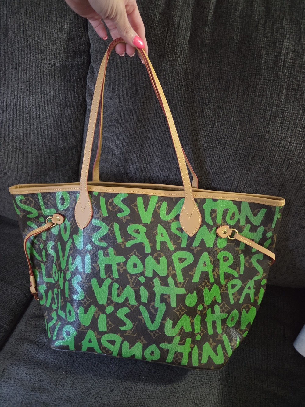 Green Graffiti Neverfull Tote Bag With Pouch - Picture 11 of 11
